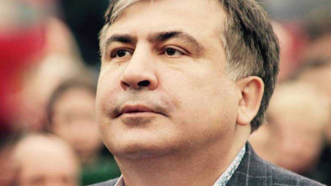 Саакашвили попал на носилки, а потом в тюремную реанимацию