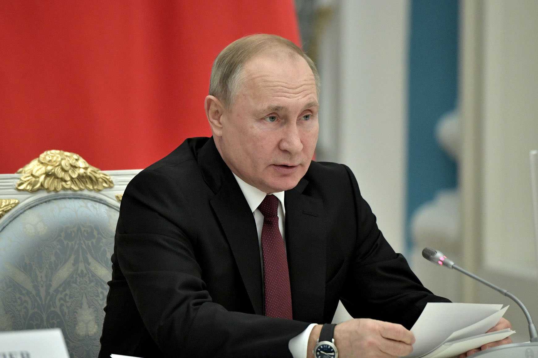 Путин обсудил с Мишелем проблему мигрантов на границе Белоруссии