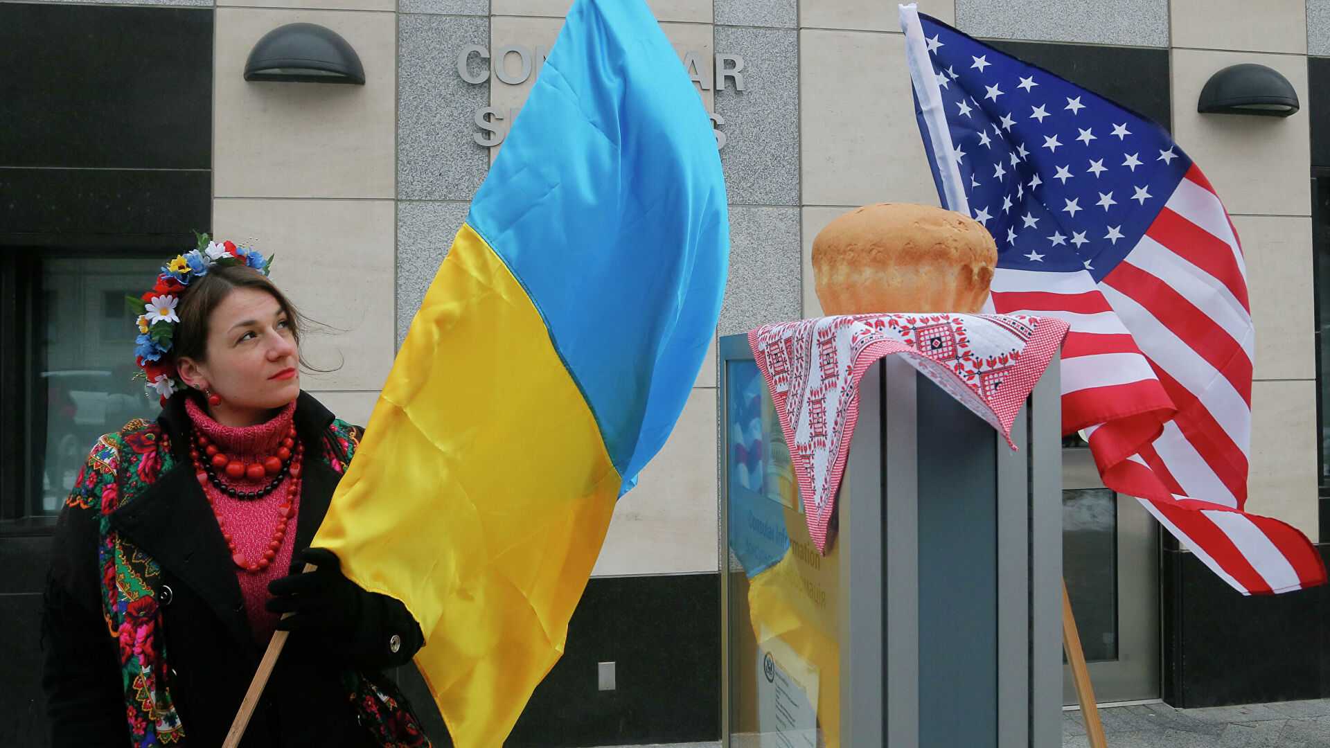 США думает, как эвакуировать американцев из Украины в случае нападения России