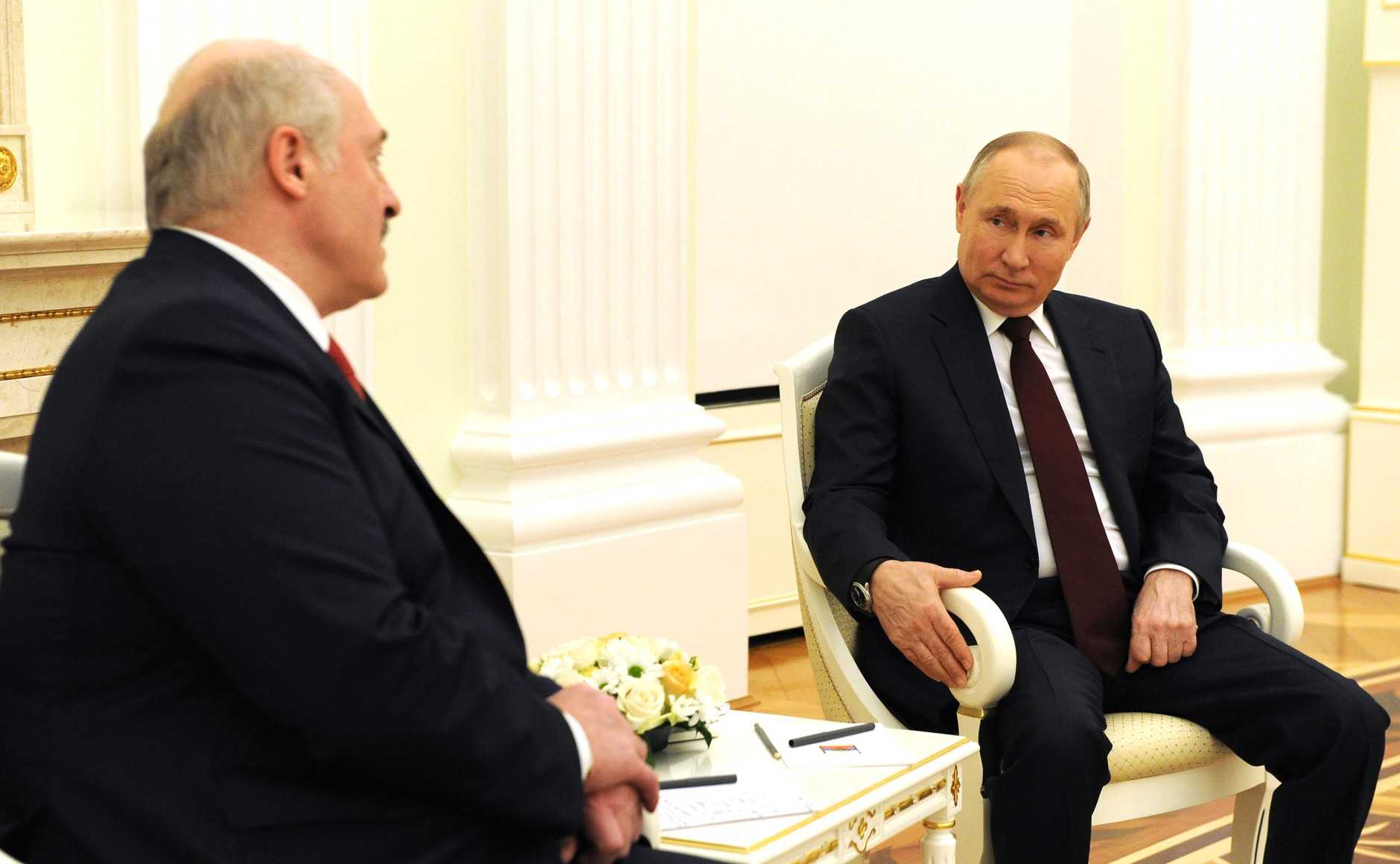 Лукашенко назвал Путина своим родным братом