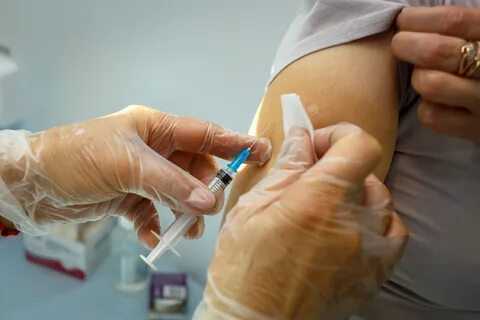 Вирусолог рассказал, как изменились противопоказания для вакцинации