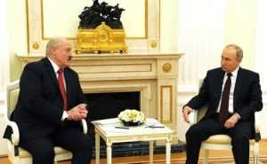 Путин по телефону обсудил с Лукашенко встречу в Петербурге