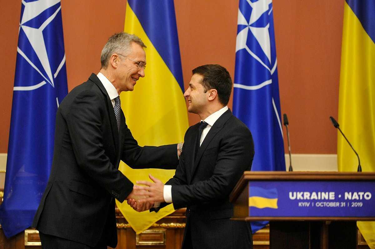 Киев требует от НАТО конкретных действий по включению Украины в союз