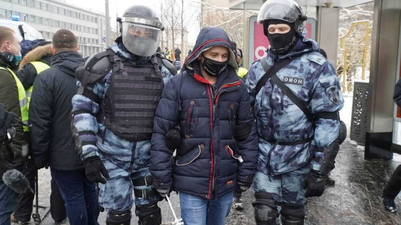 Задержанных за акцию на тему Казахстана в московском метро арестовали на 10 дней