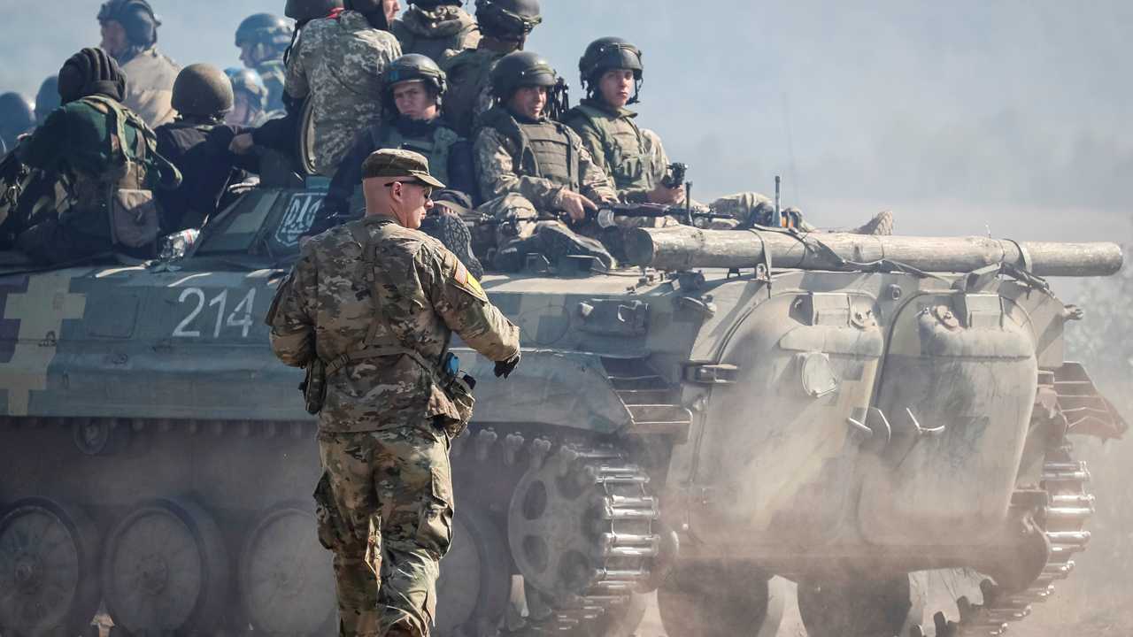 Украина готовится к полномасштабной войне: Совфед оценил поставки оружия Киеву