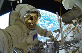 Российские космонавты совершили первый в новом году выход в космос
