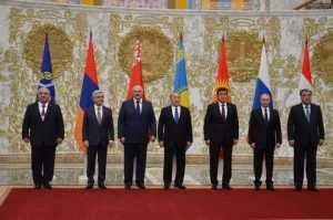 Лукашенко обсудил с Путиным и Пашиняном положение дел в Казахстане