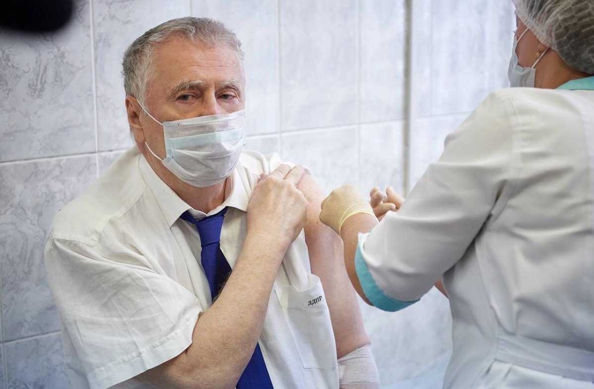 Вирусолог рассказал, что Жириновский убил иммунитет восемью прививками
