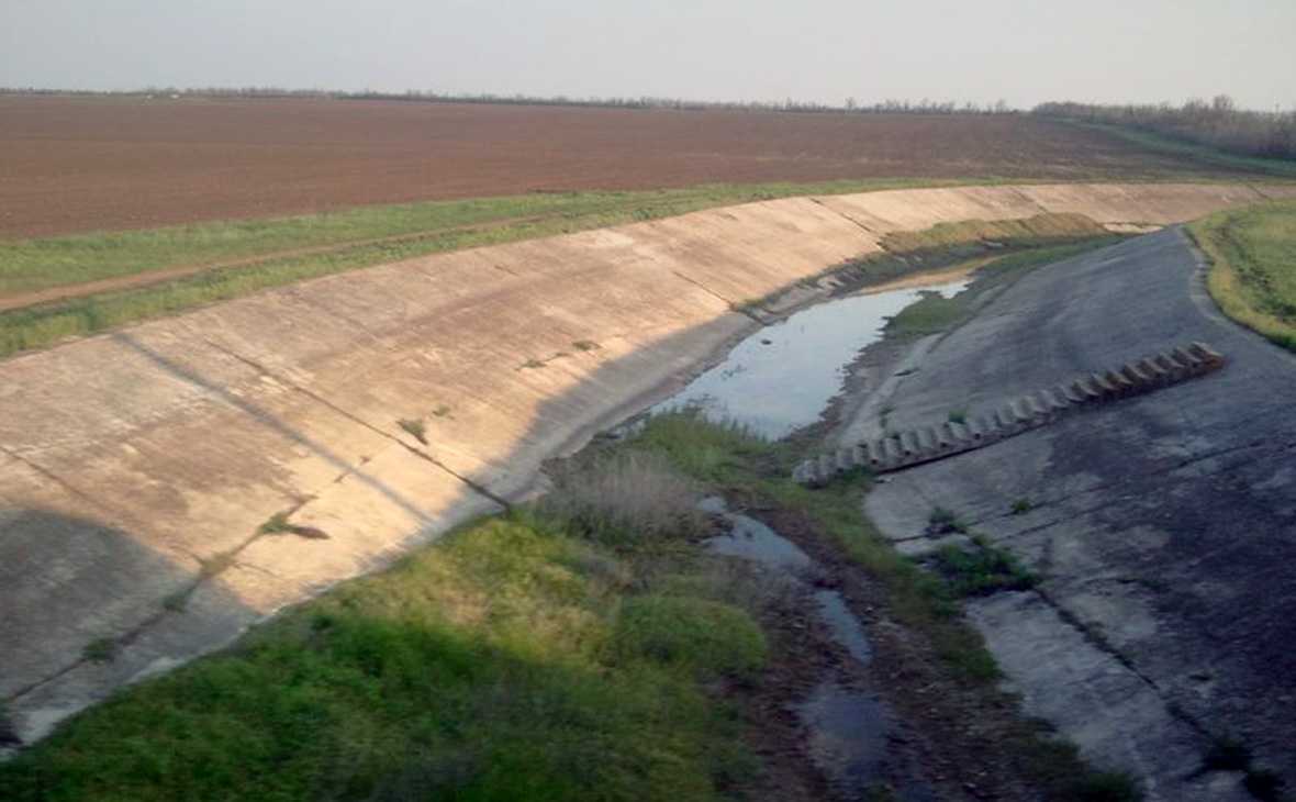 Военные инженеры РФ уничтожили дамбу, перекрывающую канал в Крым