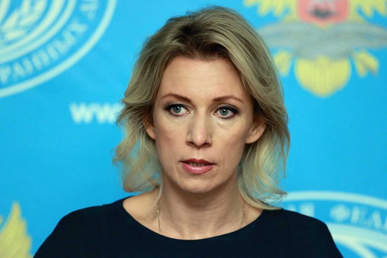 Захарова прокомментировала заявления Макрона по карикатурам МИД РФ