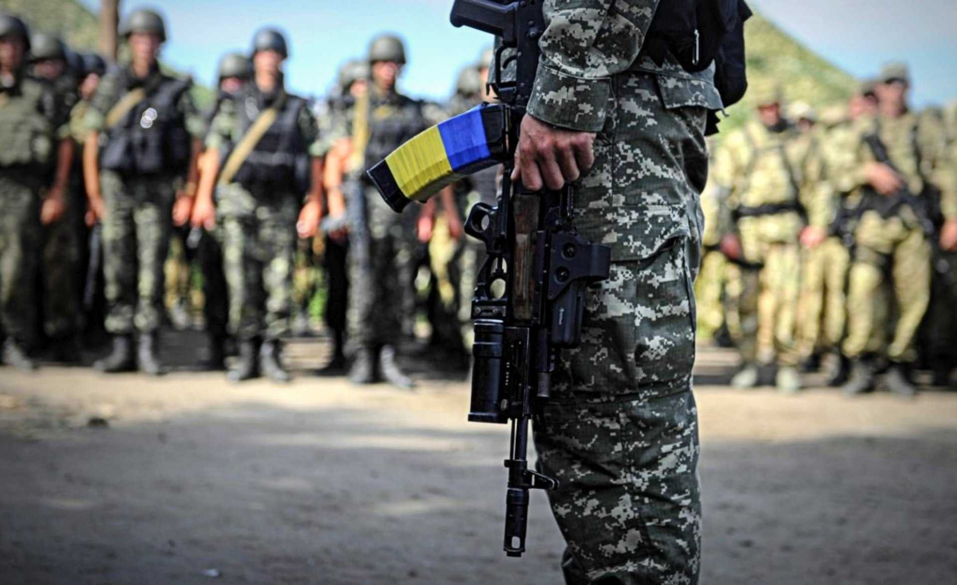 Укр солдат. Армия Украины. Украинские военные. Солдаты армии Украины. Военные солдаты на Украине.