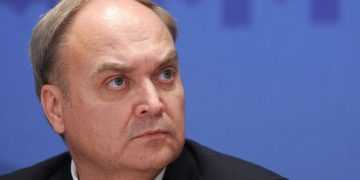 Антонов: "Мы не потерпим убийства мирных граждан и пленных солдат России"