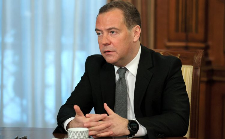 Медведев анонсировал закон о въезде, пребывании и выезде мигрантов из РФ