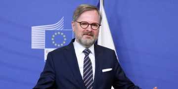 Премьер-министр Чехии заявил, что его страна отказывается платить за газ в рублях