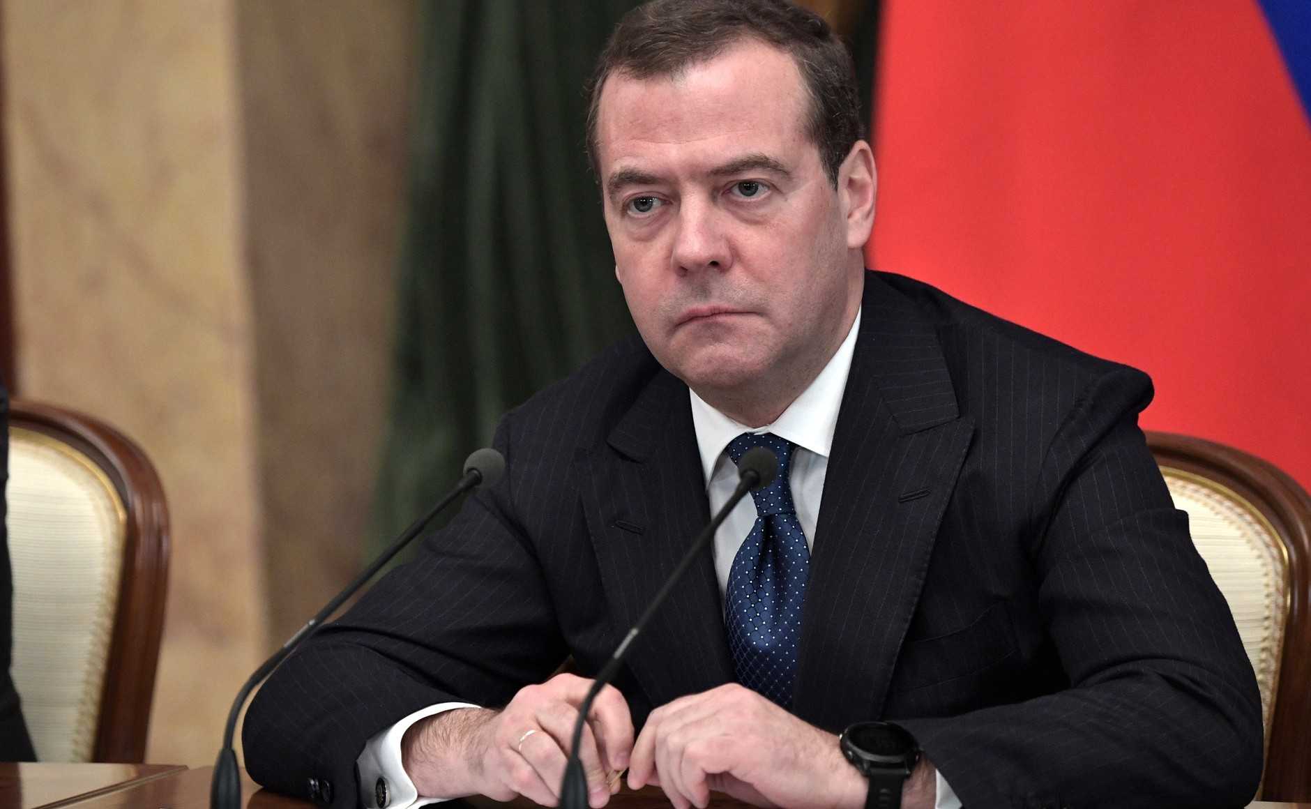 Медведев: "РФ не против вступления Украины в ЕС, была бы честь"