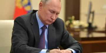 Путин подписал закон об ужесточении штрафов за зацепинг