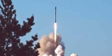 Путин поздравил военных России с успешным запуском ракеты "Сармат"