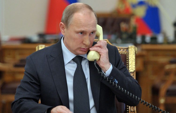 Путин переговорил с Макроном и Шольцем по поводу спецоперации на Украине