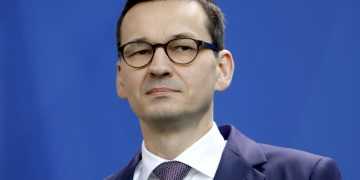 Моравецкий призвал ЕС помочь Польше в вывозе зерна с территории Украины