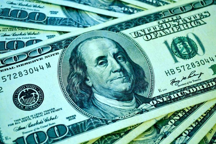 Финансист Беляев: "Сейчас нет смысла покупать доллар и евро"