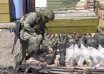 В сети появились кадры захваченного вооружения ВС России у солдат ВСУ