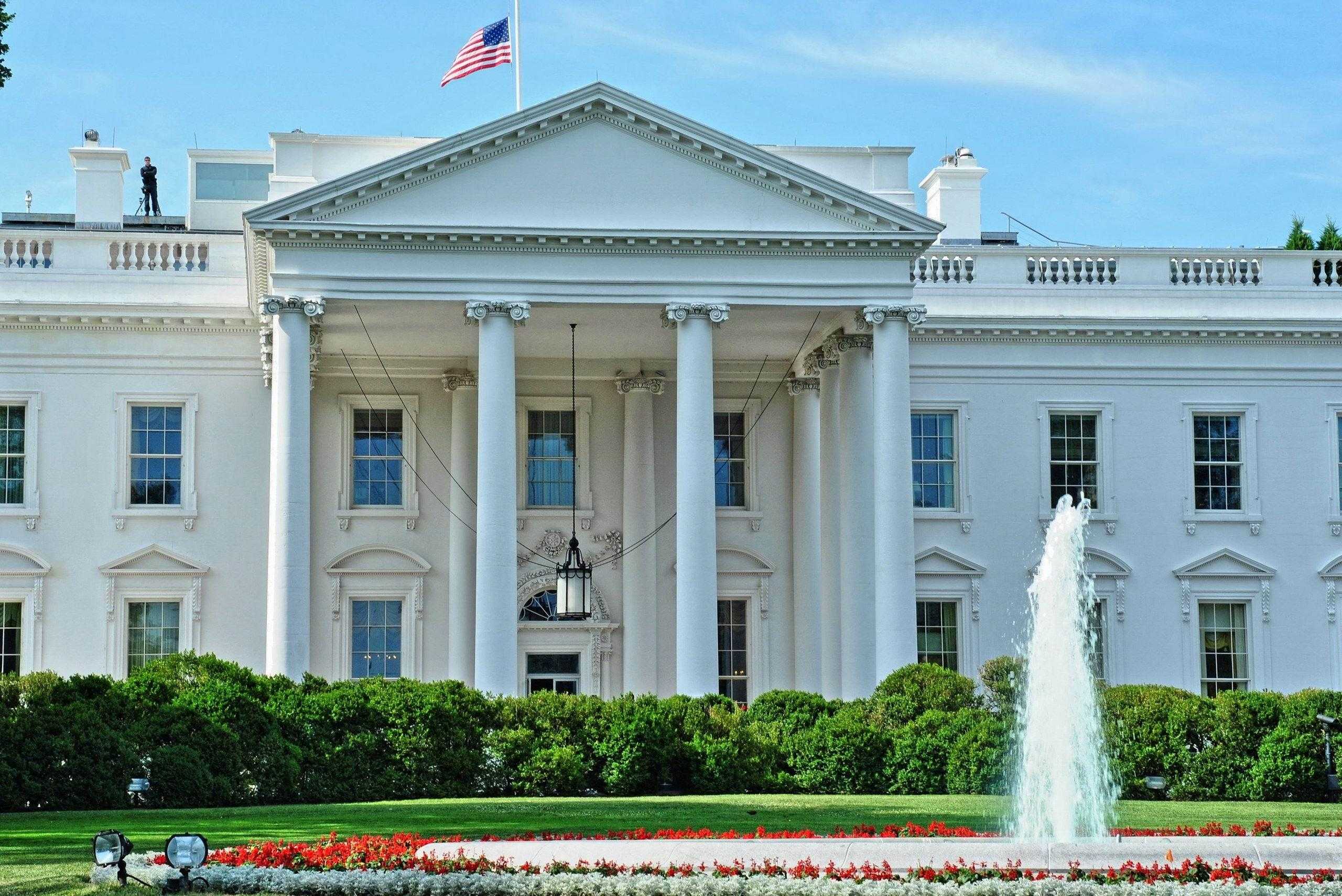 Резиденции белые. Белый дом Вашингтон. Вашингтон резиденция президента. Резиденция президента США белый дом. Белый дом архитектура Вашингтон.