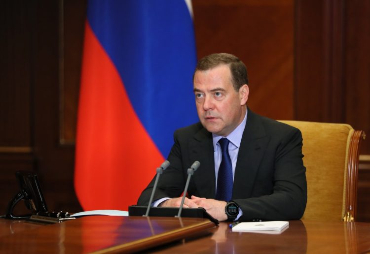 Медведев: "Румыния уже давно хочет присоединить более слабую Молдавию"