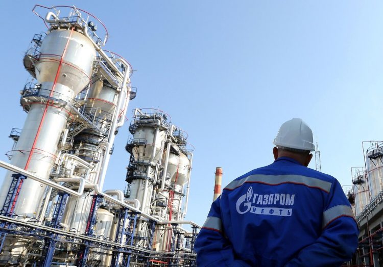 Акции Газпрома обвалились на 30% из-за решения правления не выплачивать дивиденды за 2021 год