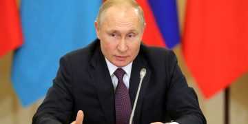Путин подписал указ, дающий право блокировать переводы средств за рубеж резидентами РФ