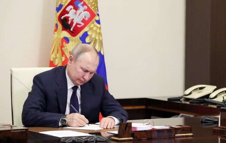 Путин своим указом увеличил количество вице-премьеров с 10 до 11