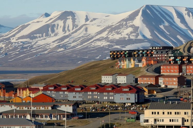 Норвегия пропустила груз с продовольствием для российских шахтеров на Шпицбергене