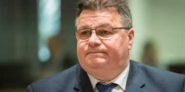 Бывший глава МИД Литвы заявил, что ЕС передало России за газ и нефть больше денег, чем помощь Киеву