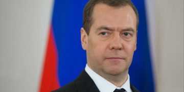 Медведе прокомментировал паритет курсов между евро и долларов на мировом рынке
