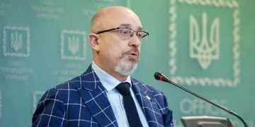 Глава Минобороны Украины Резников пожаловался на большие потери ВСУ и недостаток техники