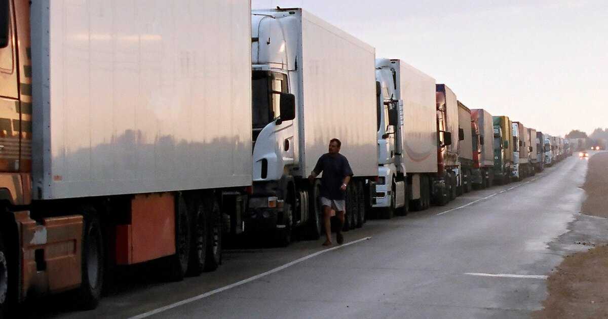 На границе между Литвой и РФ выстроилась очередь из 1250 грузовиков