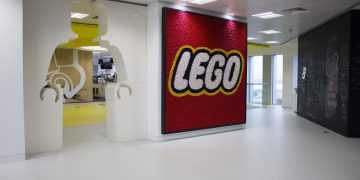 Компания LEGO уходит из российского рынка