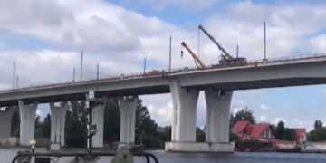 ВСУ вновь обстреляли Антоновский мост в Херсоне, есть погибшие
