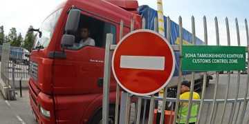 Российские грузовики и составы с товарами из ЕС задержали в Казахстане