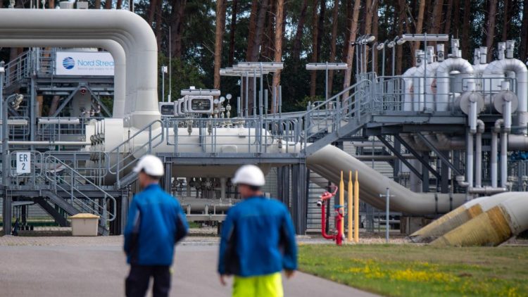 Газпром сообщил о полной остановке газопровода "Северный поток-1" из-за критической неполадки