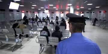 Собянин сообщил, что в миграционном центре "Сахарово" организуют прием иностранных граждан в ВС РФ