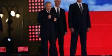 Выступая на Красной площади, Путин дал жесткий ответ коллективному Западу