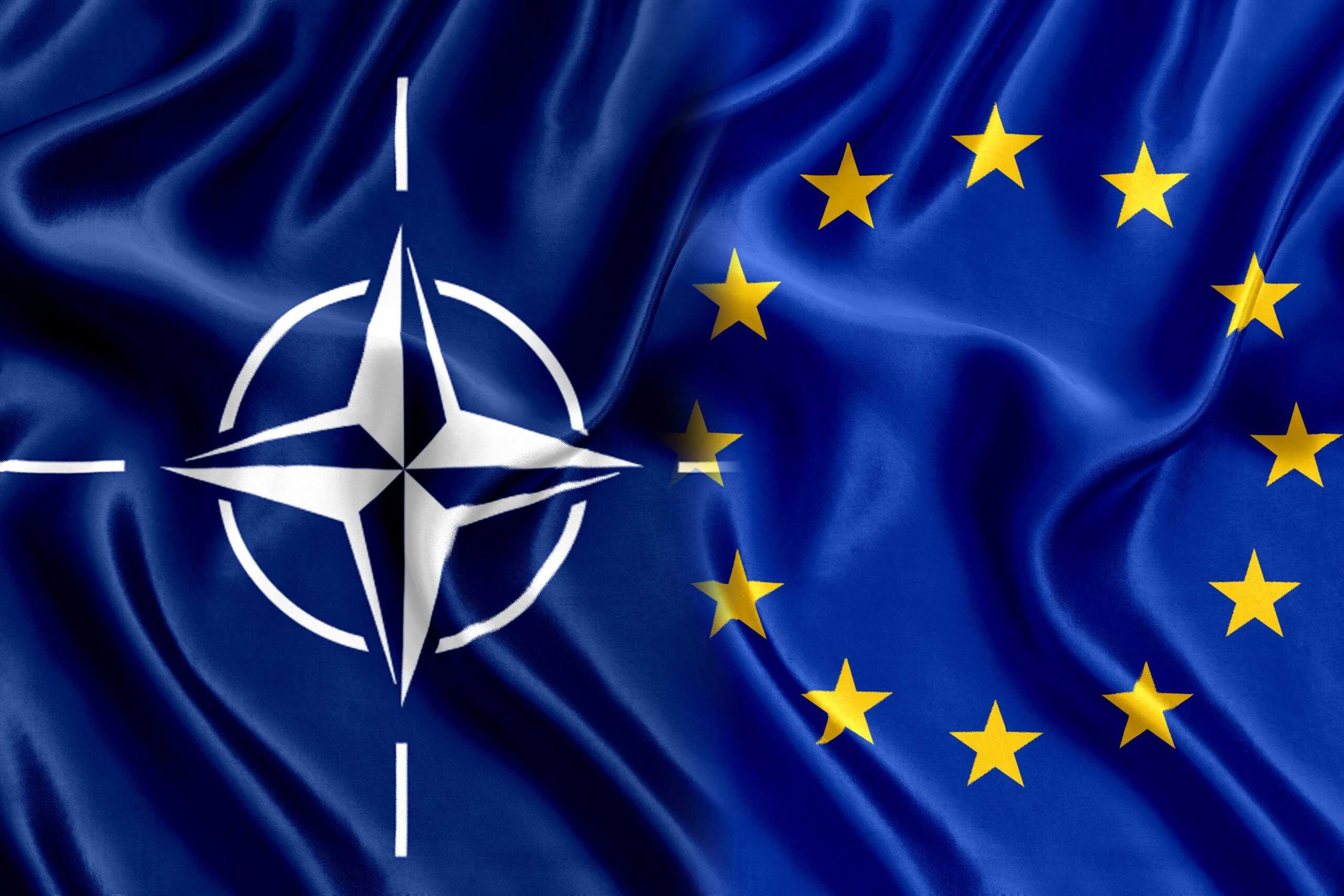 300000 нато. Флаг НАТО И ЕС. ООН НАТО ЕС. Флаг НАТО И Евросоюза. НАТО И Европейский Союз.