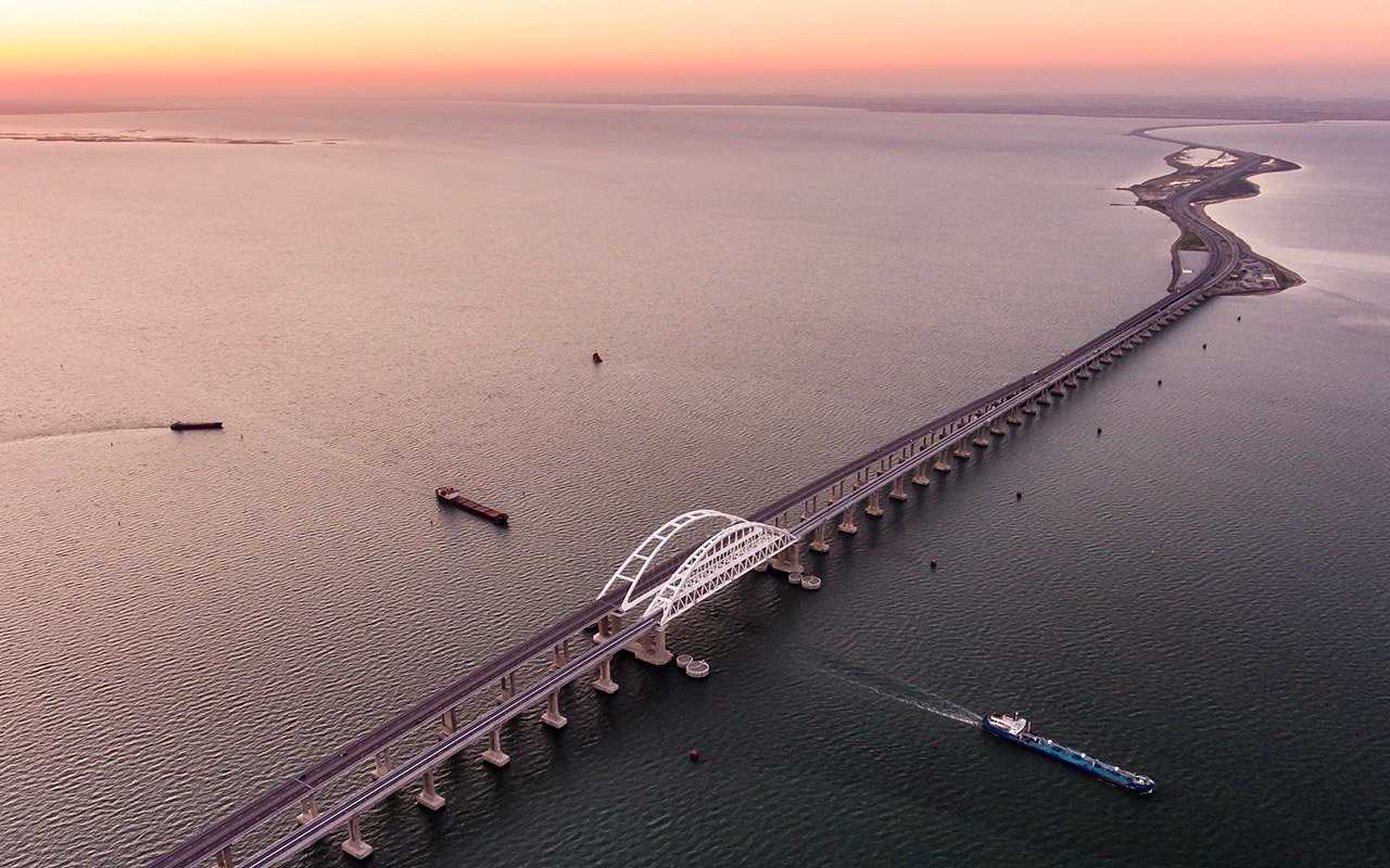 крымский мост вечером