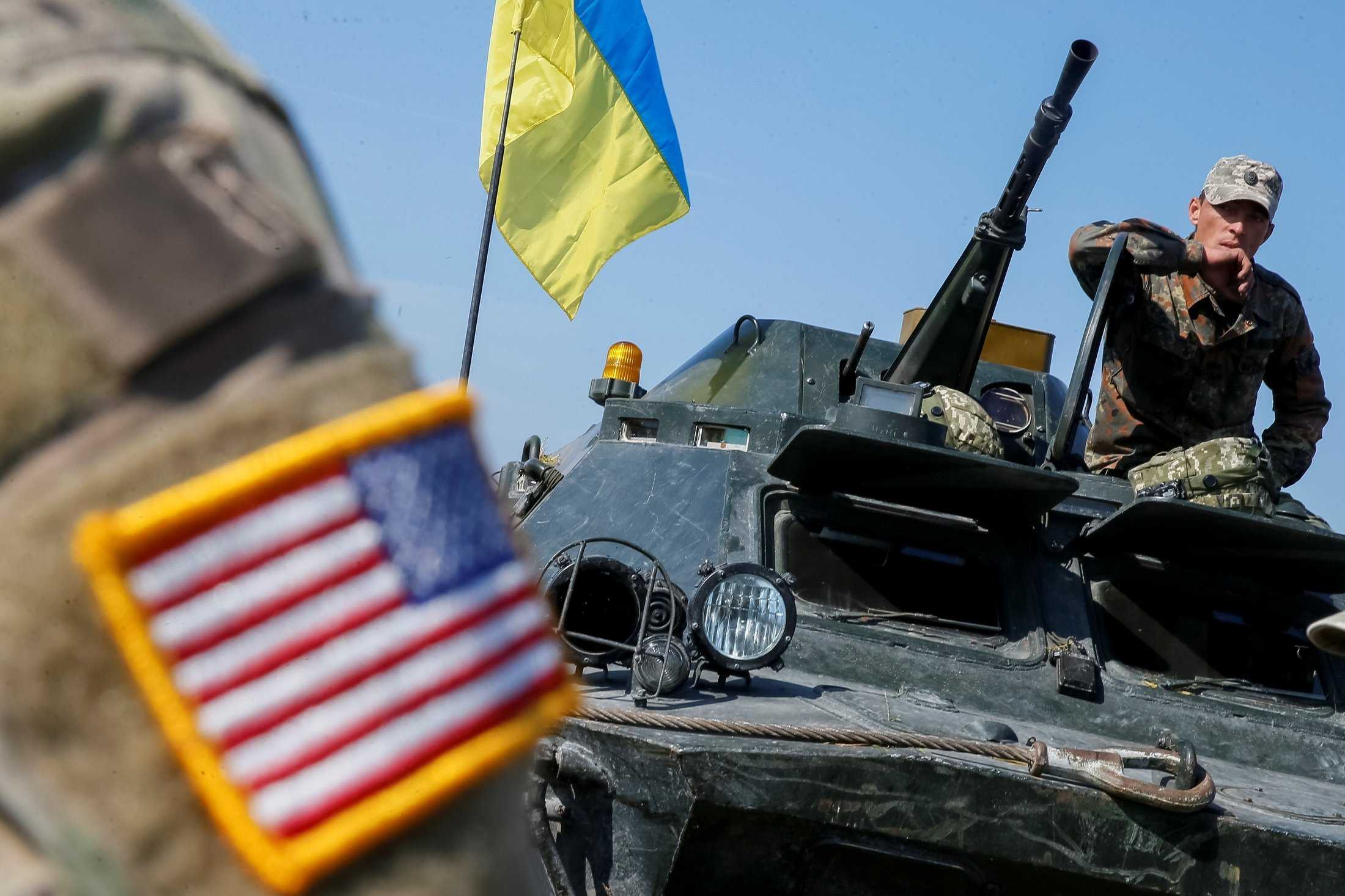 Запад передал украину. Вооружение США для Украины. Украинские военные. Американские военные на Украине. Украинские войска.