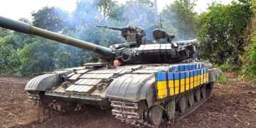 Фото: ВС Украины бросили на прорыв танки в Харьковской области