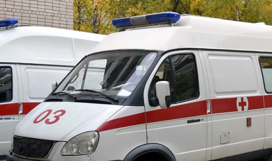 В Санкт-Петербурге на Московском проспекте мужчина упал в яму с кипятком