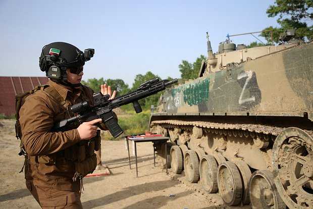 Представители Гвинеи попросили 16-летнего сына Кадырова дать уроки стрельбы для военных